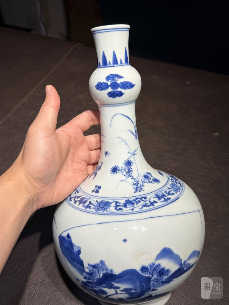 明崇祯 青花开光山水图长颈瓶 - 图6